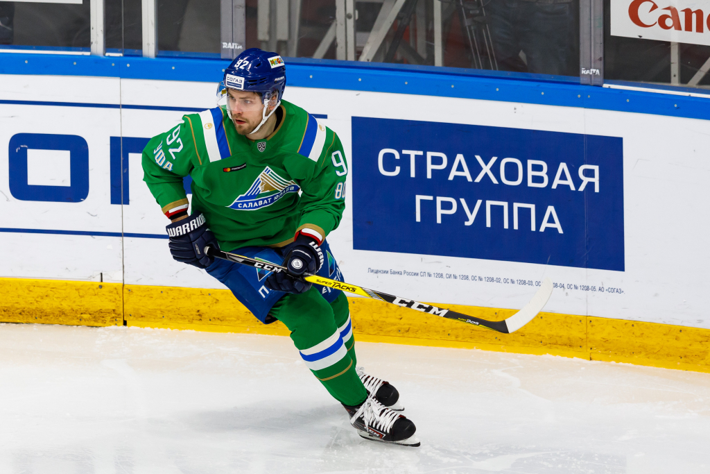 "Буран" подписал контракт с Захаром Арзамасцевым