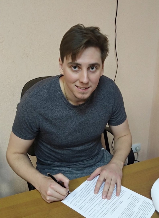Данил Макаров продлил контракт с "Бураном"